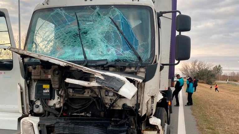 El accidente sucedió en un ingreso a la autopista Córdoba-Rosario.