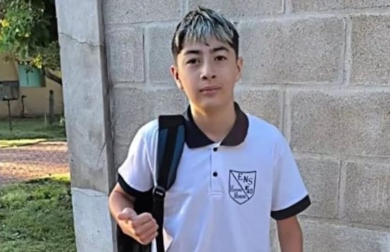 El adolescente de 13 años falleció dentro de la escuela.