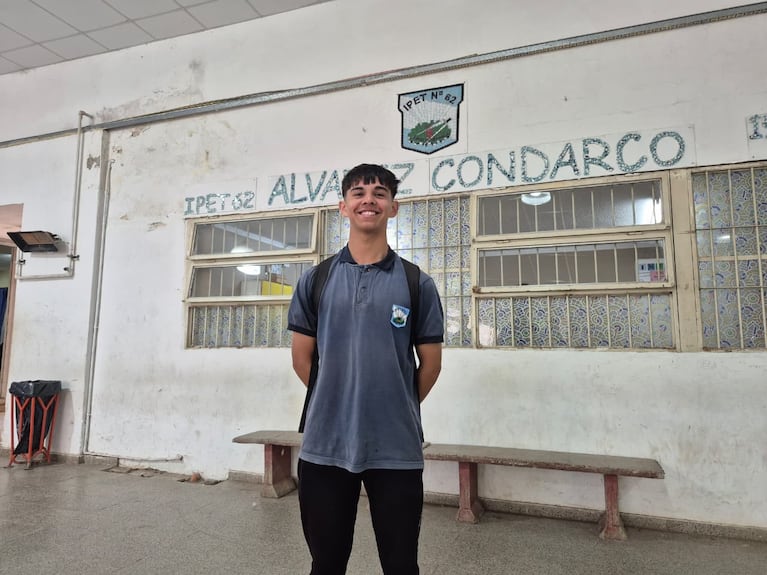 El adolescente no faltó nunca a la escuela desde que arrancó jardín.
