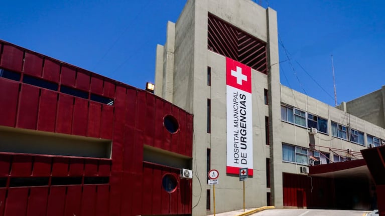 El adolescente se encuentra internado en el Hospital de Urgencias.