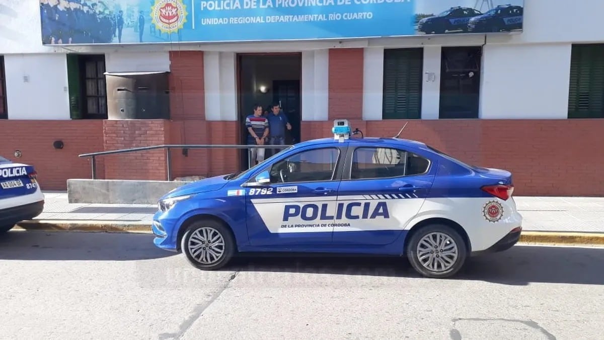 El agente sumó una segunda denuncia dos días después de la detención.