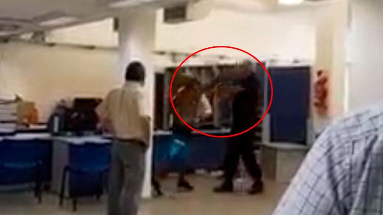 El agresor quedó detenido.