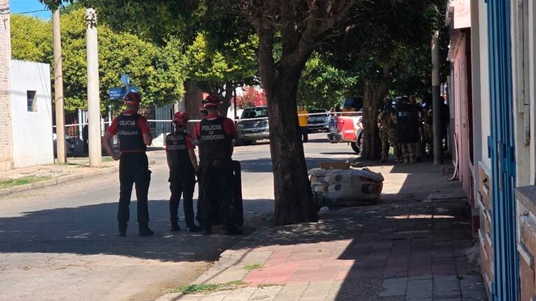 El agresor quedó detenido tras una negociación con personal del ETER.