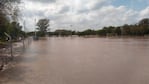 El agua avanzó sobre La Carlota.