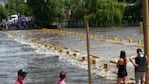 El agua pasó por arriba del puente en Mina Clavero.