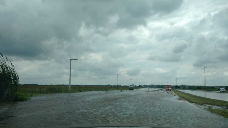El agua ya provocó severos problemas en el centro provincial.