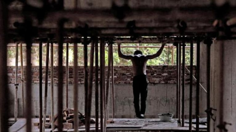 El albañil chino que hace fitness en las obras 