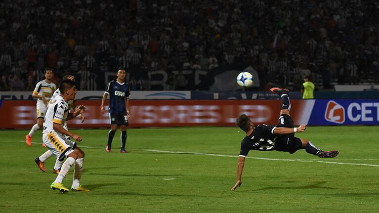 El Albiazul fue mucho más que los bahienses. Foto: Lucio Casalla / ElDoce.tv.