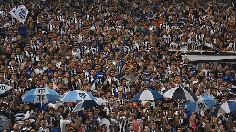 El Albiazul fue mucho más que los bahienses. Foto: Lucio Casalla / ElDoce.tv.