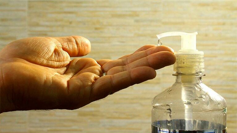 El alcohol en gel, uno de los productos más demandados.