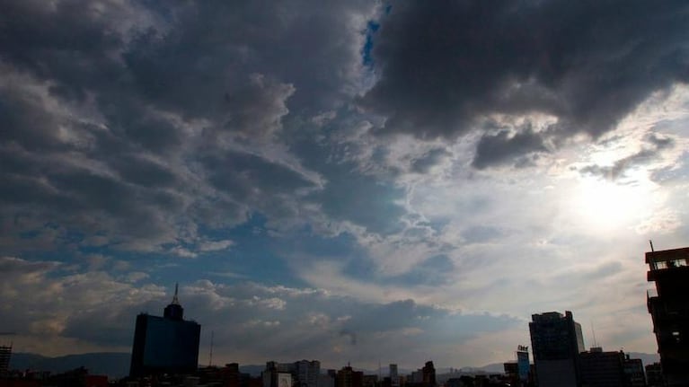 El alerta abarca a la capital durante la tarde de este lunes.