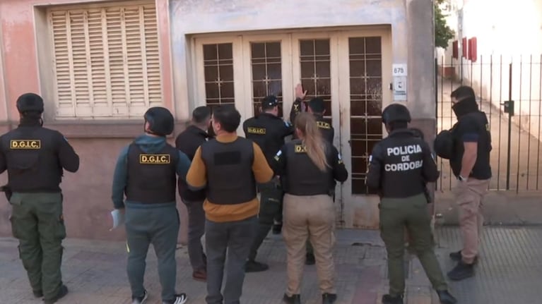 El allanamiento se lleva a cabo en una casa de barrio Cofico.