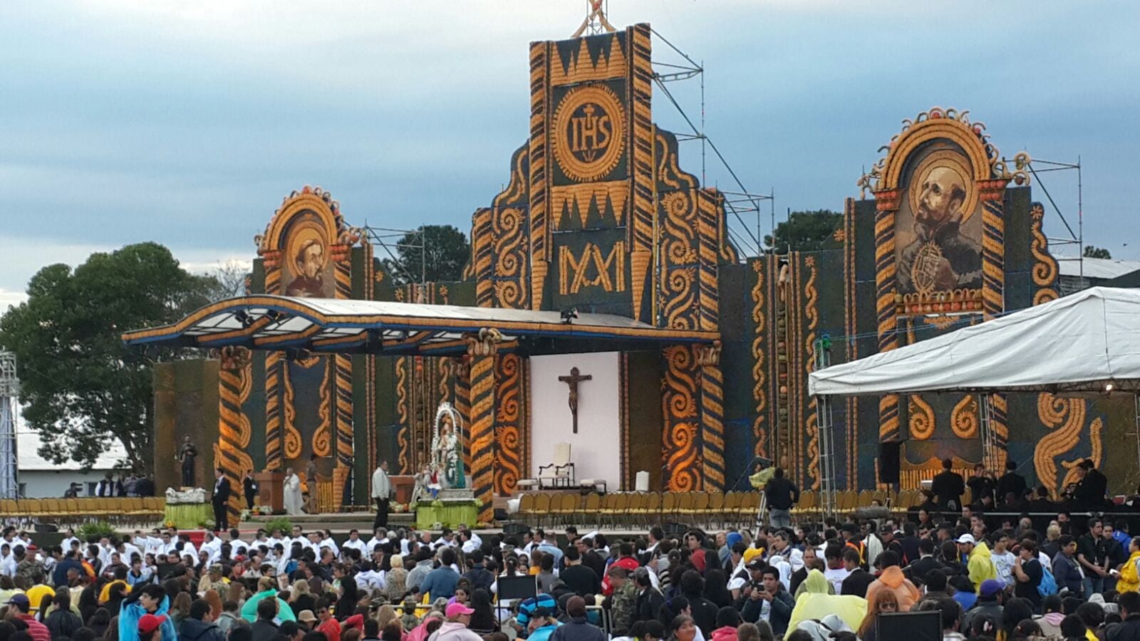 El altar donde Francisco dio su última misa en Paraguay. 