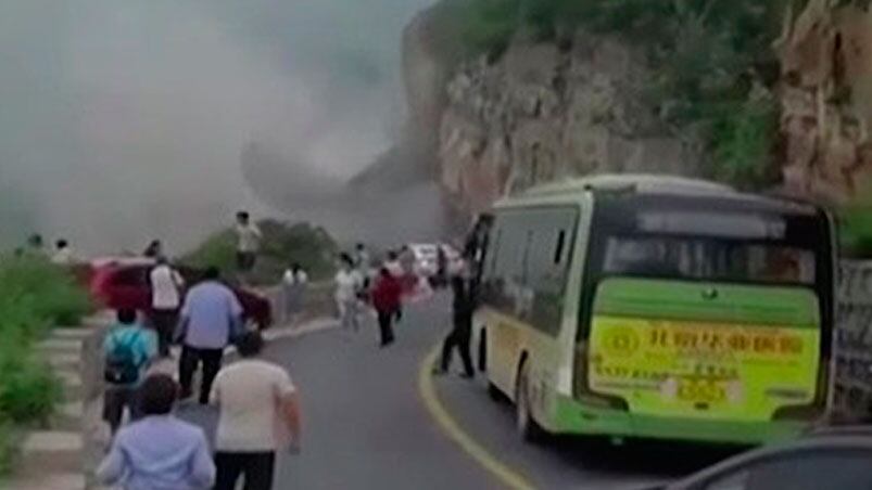 El alud tapó una ruta muy transitada.