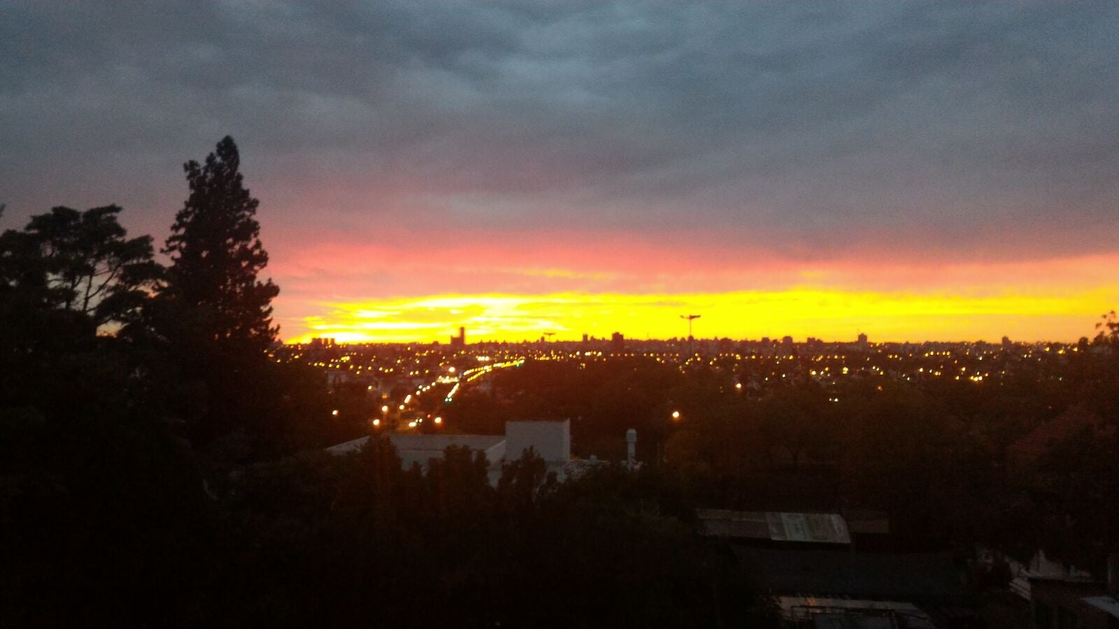 El amanecer del 31 de diciembre de 2015. Fotos: Lucio Casalla. 