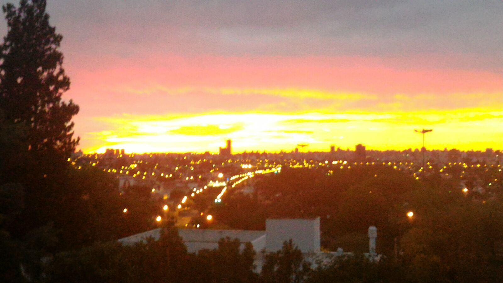 El amanecer del 31 de diciembre de 2015. Fotos: Lucio Casalla. 