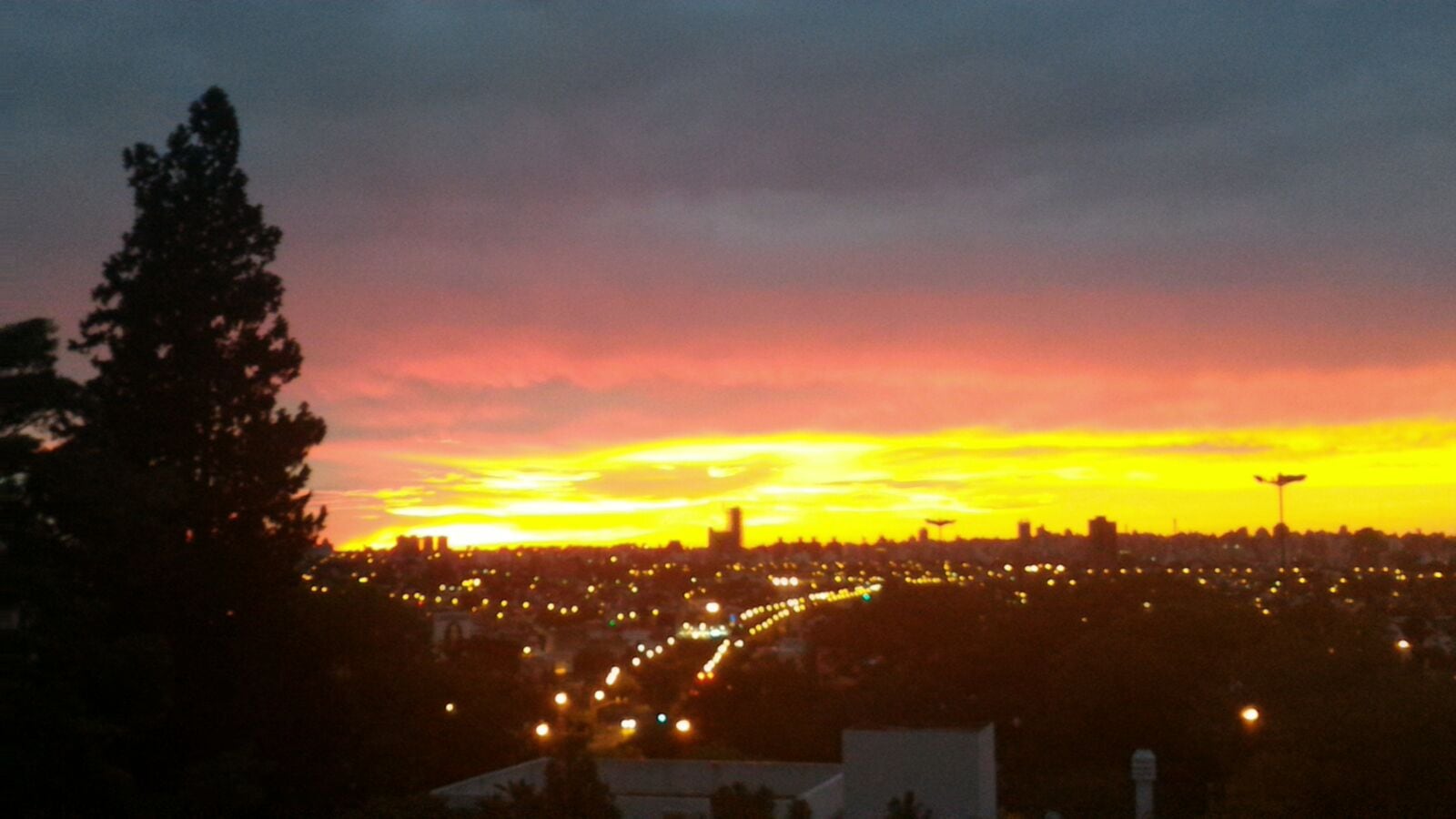 El amanecer del 31 de diciembre de 2015. Fotos: Lucio Casalla. 