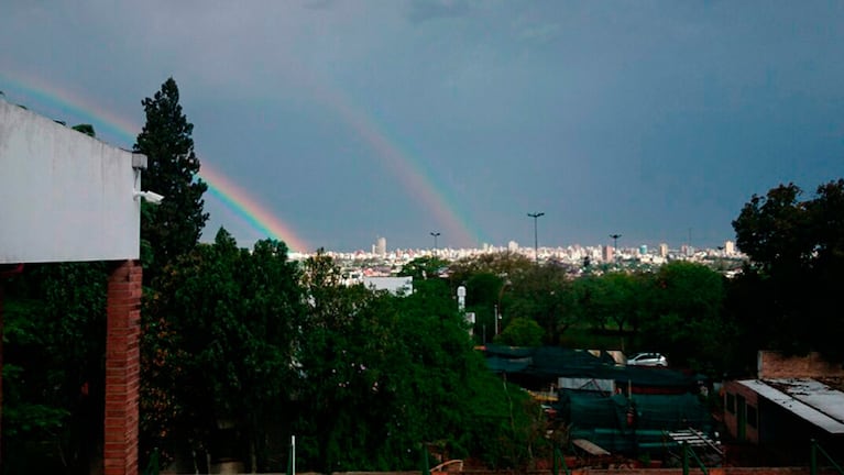El arco iris cordobés se vio por duplicado.