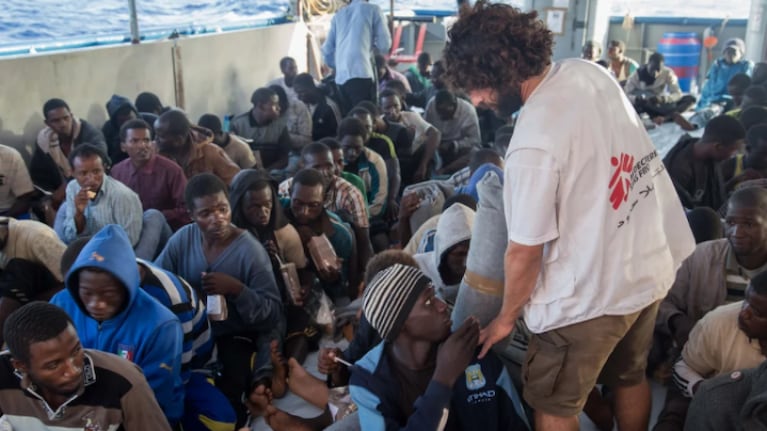 El argentino que rescata migrantes del Mar Mediterráneo: entre la vida y la muerte