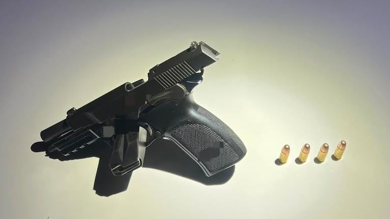 El arma de fuego secuestrado en la casa de barrio Juan Pablo II.