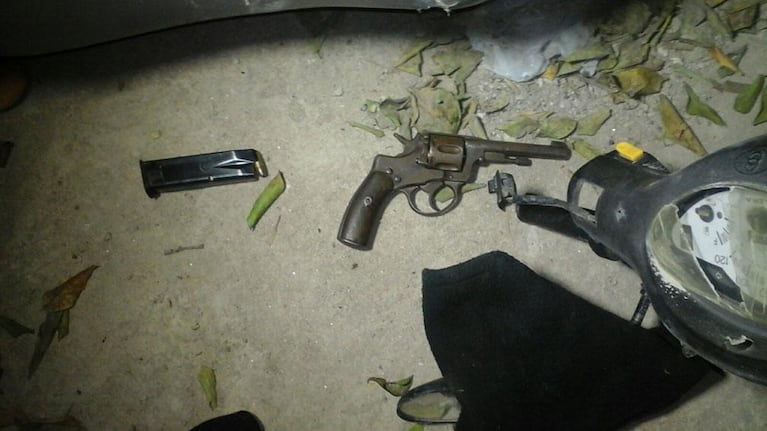 El arma que encontró la Policía luego de la pelea entre bandas. Foto: Policía de Córdoba.