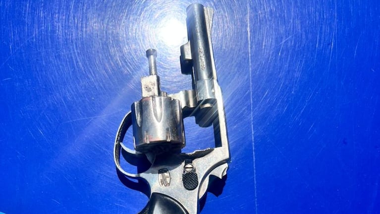 El arma que le secuestraron al hombre en Villa El Libertador.