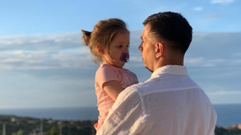 El arquero de la Selección le dedicó un posteo a su hija Ava.