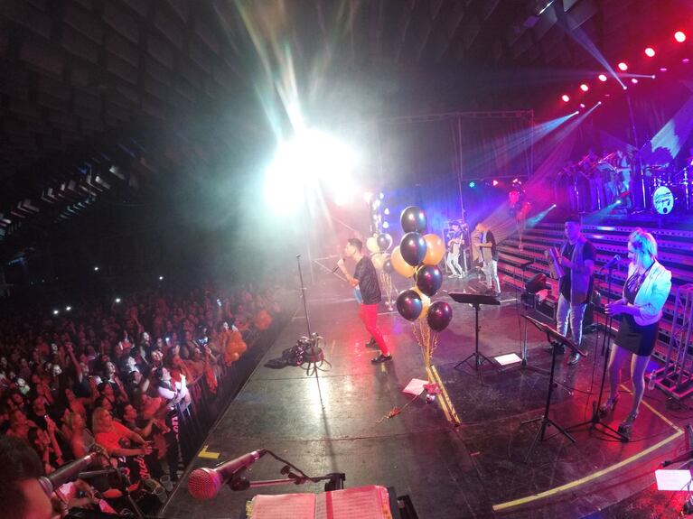 El artista celebró su tercer aniversario como solista en la Sociedad Belgrano. Foto: Dahy Terradas /ElDoce.tv