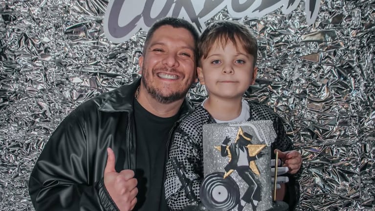 El artista compartió fotos del festejo de cumple de su hijo.