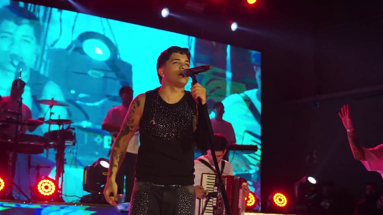 El artista estrenó un nuevo enganchado urbano reversionado a cuarteto.