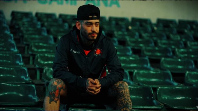 El artista estrenó una nueva canción titulada "Dios"