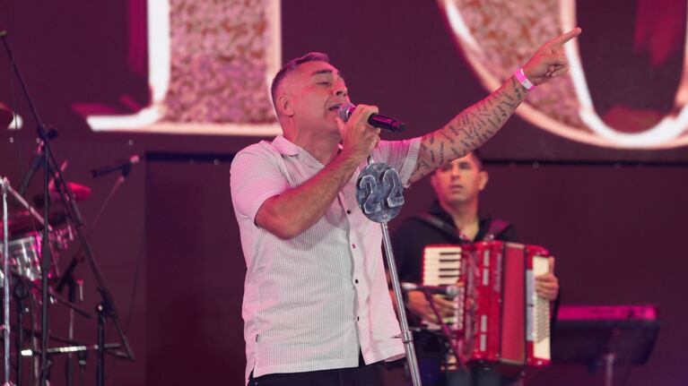 El artista habló con Cuarteteando y no descartó un feat con Piñón Fijo.
