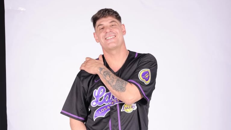 El artista lanzó un enganchado grabado en vivo en sociedad Belgrano con nuevo canal de YouTube.