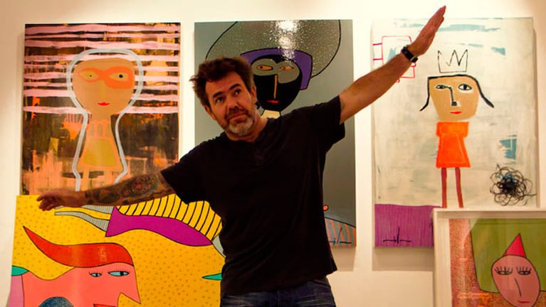 El artista Milo Lockett vino a Córdoba a inaugurar su exposición. (Foto: Clarín)