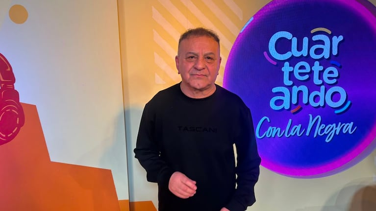 El artista pasó por Cuarteteando con la Negra y llenó de románticos la tarde.