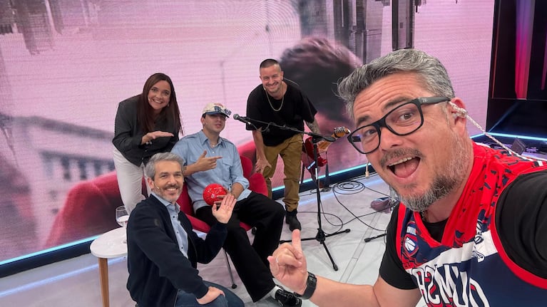 El artista pasó por el piso de Seguimos.