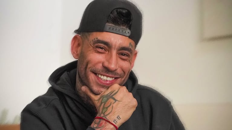 El artista subió una foto junto a su hija y novia, en sus días de descanso.