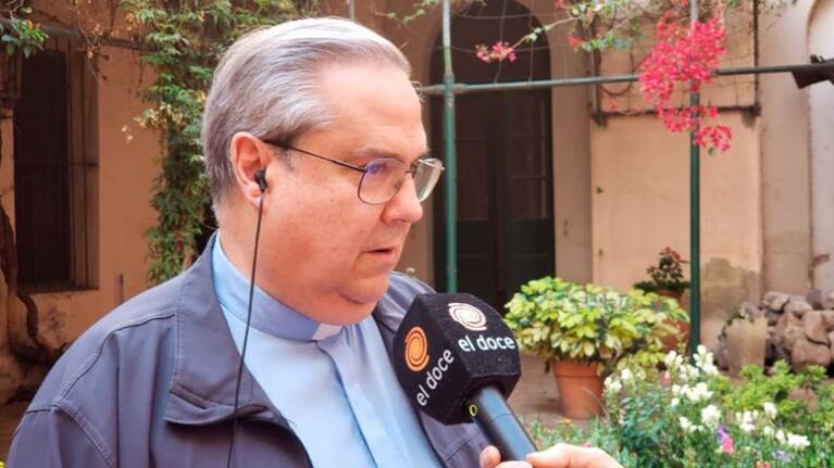El arzobispo ingresó a una clínica con un cuadro febril