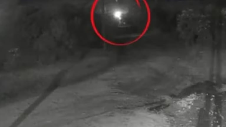 El asesino arrastró el cadáver en plena madrugada.