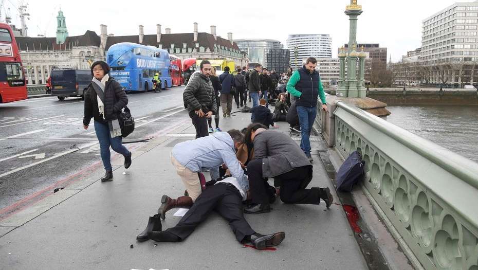 El atacante atropelló a 10 personas y acuchilló a un policía. Foto: Reuters.