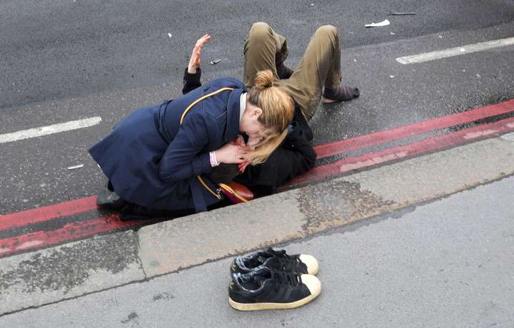 El atacante atropelló a 10 personas y acuchilló a un policía. Foto: Reuters.