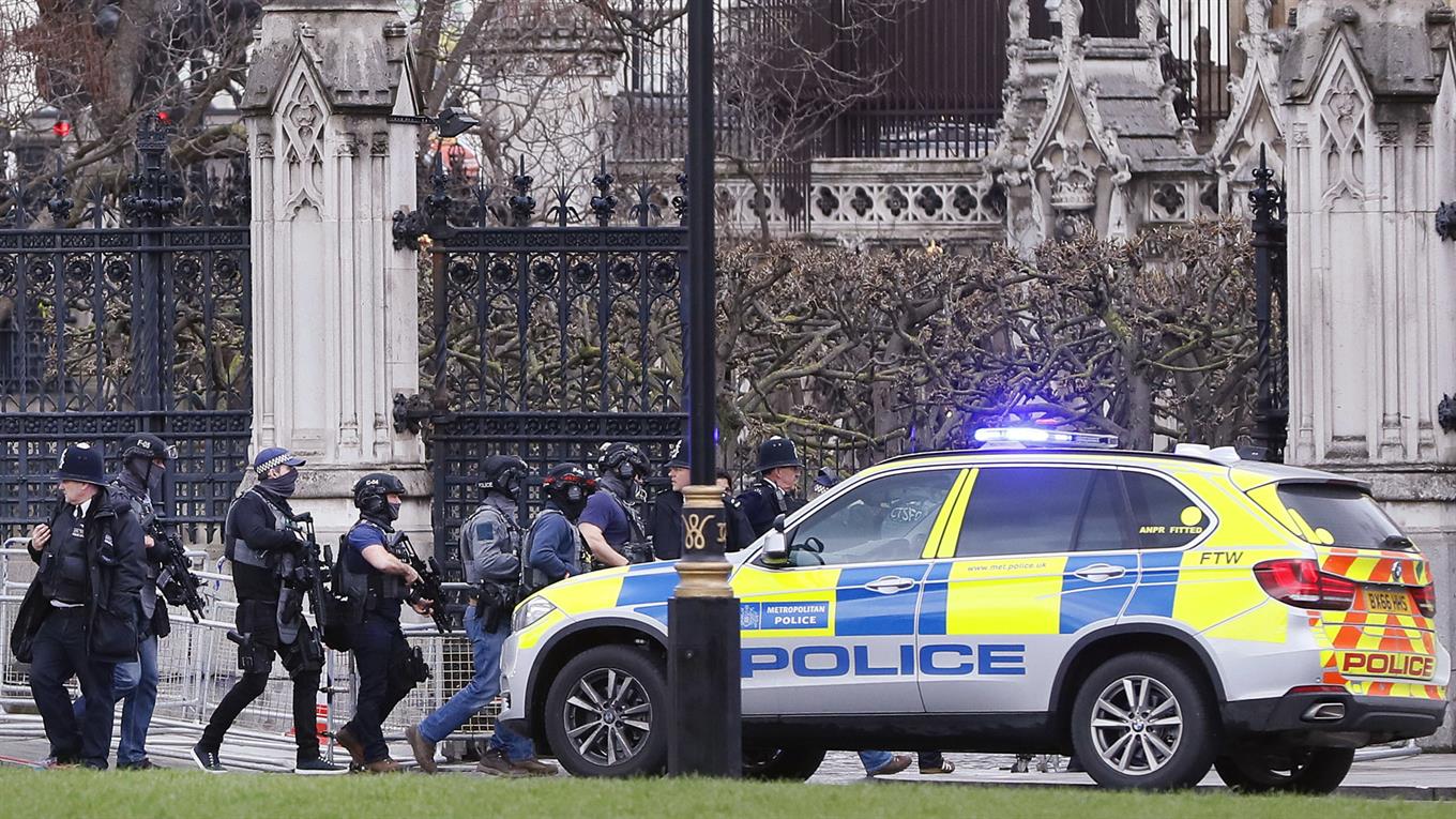 El atacante atropelló a 10 personas y acuchilló a un policía. Foto: Reuters.