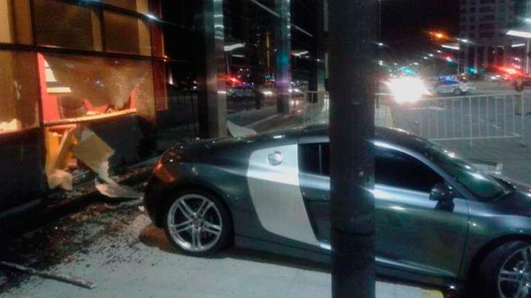 El Audi fue retirado por personal de Prefectura Naval.