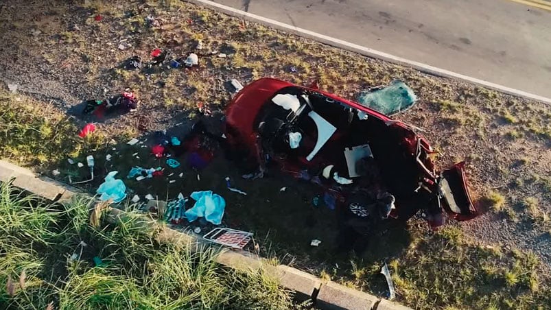 El auto de la familia quedó destruido.