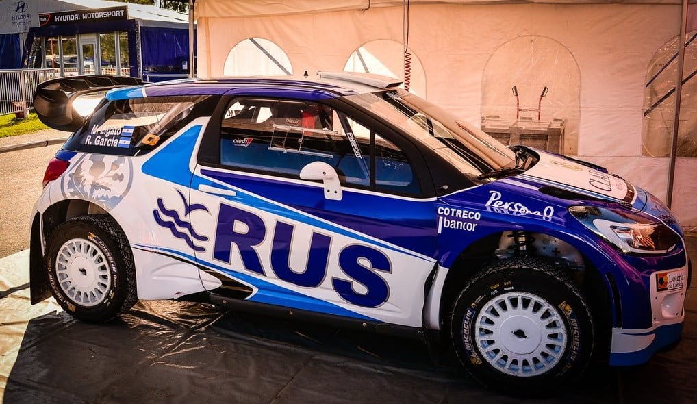 El auto del piloto cordobés, bien argentino. Foto: Tango Rally Team