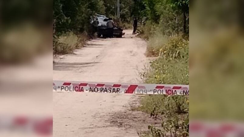 El auto dio varios tumbos y el conductor falleció en el momento. 