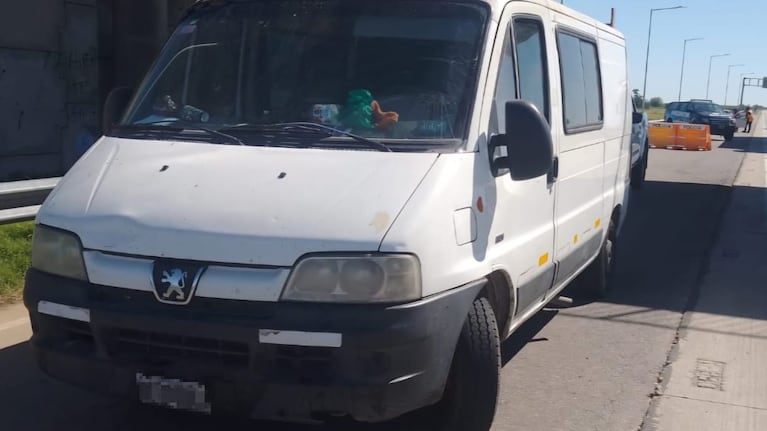 El auto en el que se trasladaba el hombre de Buenos Aires.