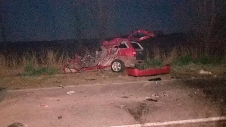 El auto en el que se trasladaba el joven quedó completamente destruido.