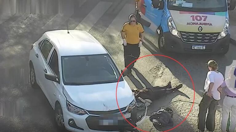 El auto intentó doblar a la izquierda y se llevó puesto a la víctima.