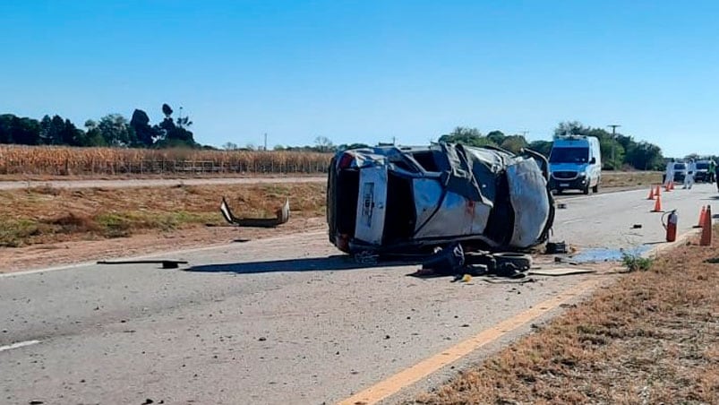 El auto que conducía la mujer de 27 años dio varios tumbos. (Foto: Cadena 3)